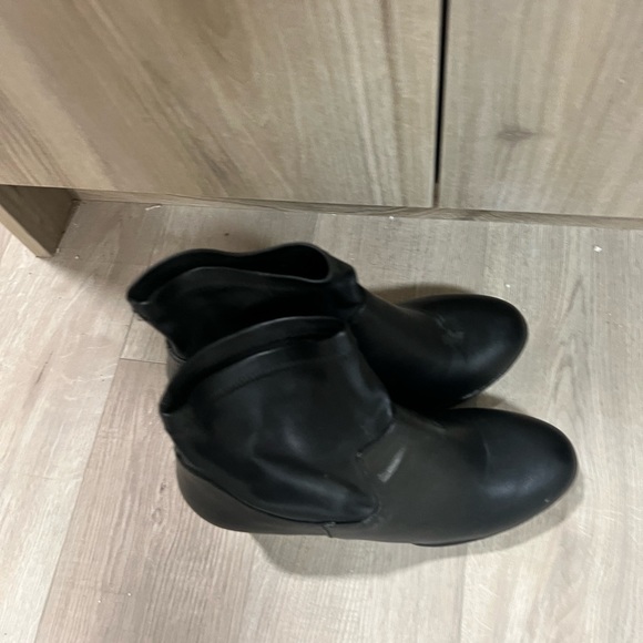 Black boots for sale - Picture 4 of 5